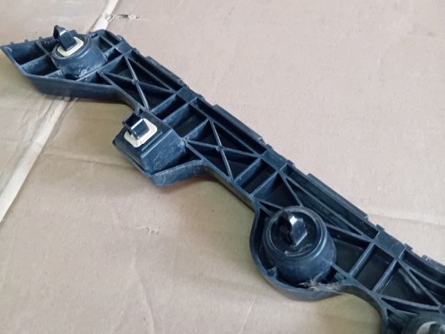 bontott MAZDA CX-5 Bal hátsó Oldal Lökhárító Tartó (Műanyag)