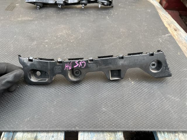 bontott MAZDA CX-5 Bal hátsó Oldal Lökhárító Tartó (Műanyag)