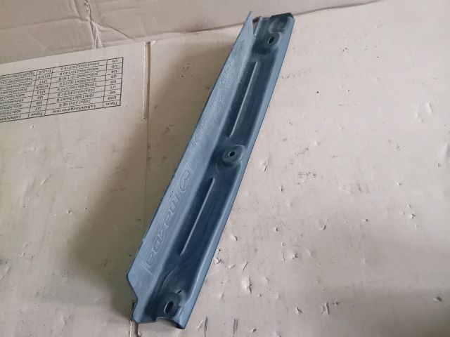 bontott MAZDA CX-5 Bal Sárvédő Csavar Burkolat