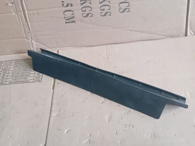 bontott MAZDA CX-5 Bal Sárvédő Csavar Burkolat