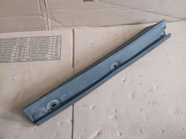 bontott MAZDA CX-5 Bal Sárvédő Csavar Burkolat