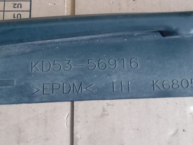 bontott MAZDA CX-5 Bal Sárvédő Csavar Burkolat