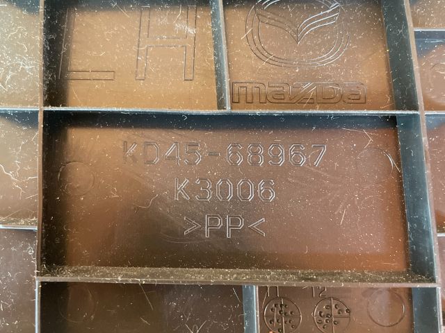 bontott MAZDA CX-5 Csomagtérajtó Burkolat Felső