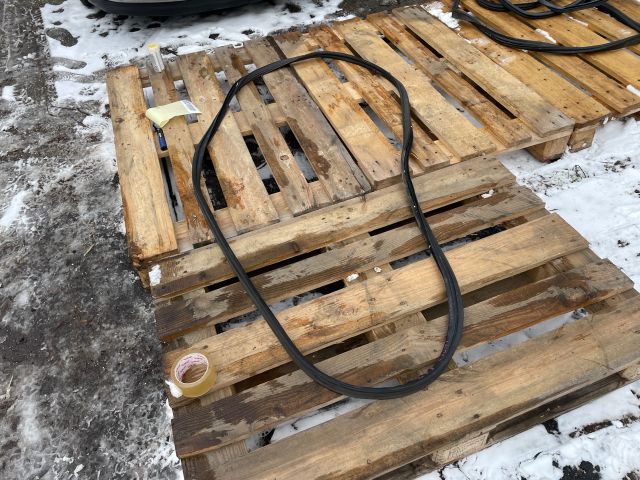 bontott MAZDA CX-5 Csomagtérajtó Gumikéder