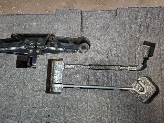 bontott MAZDA CX-5 Defekt Javító Készlet