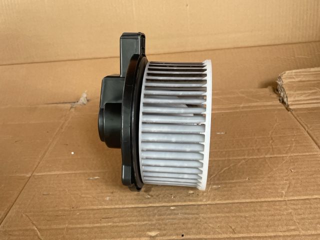 bontott MAZDA CX-5 Fűtőmotor (Klímás)