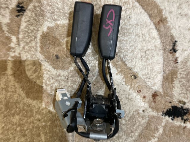 bontott MAZDA CX-5 Hátsó középső Biztonsági Öv Csat