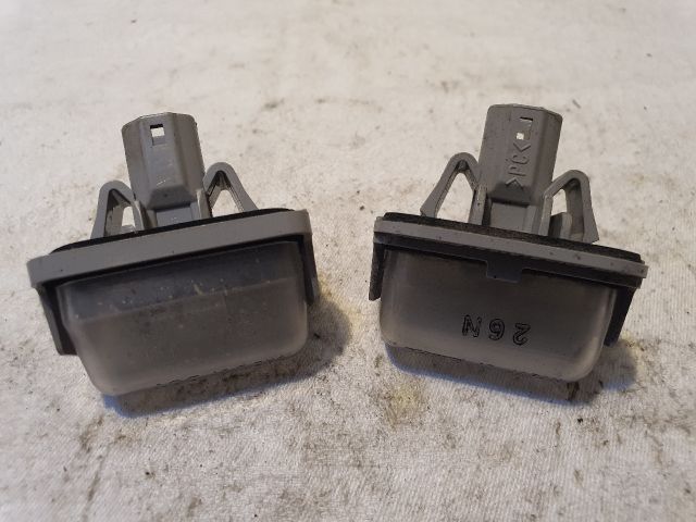 bontott MAZDA CX-5 Hátsó Rendszámtábla Világítás