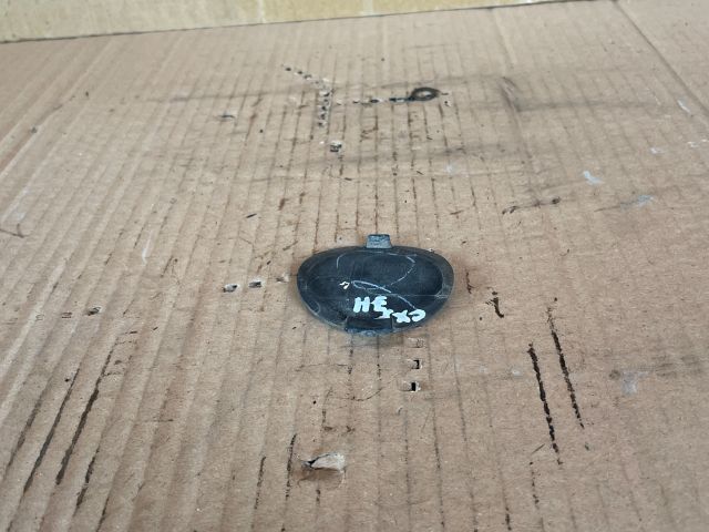 bontott MAZDA CX-5 Hátsó Vonószem Burkolat