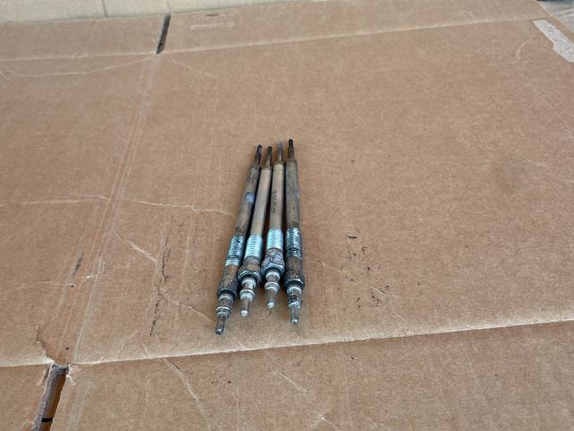 bontott MAZDA CX-5 Izzító/Gyújtó Gyertya