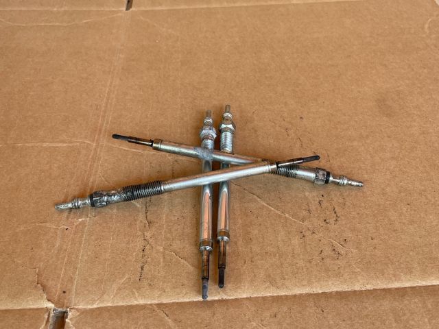 bontott MAZDA CX-5 Izzító/Gyújtó Gyertya