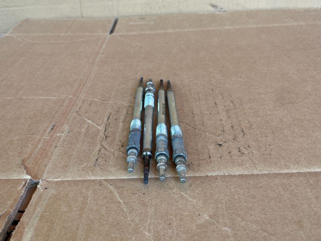 bontott MAZDA CX-5 Izzító/Gyújtó Gyertya