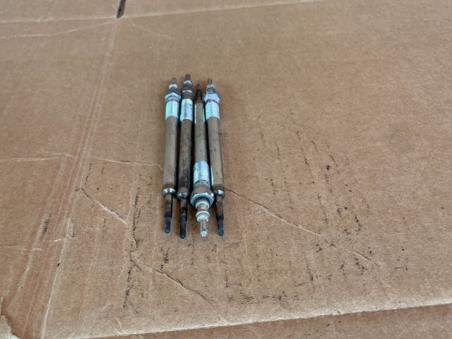 bontott MAZDA CX-5 Izzító/Gyújtó Gyertya