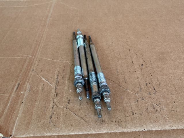 bontott MAZDA CX-5 Izzító/Gyújtó Gyertya