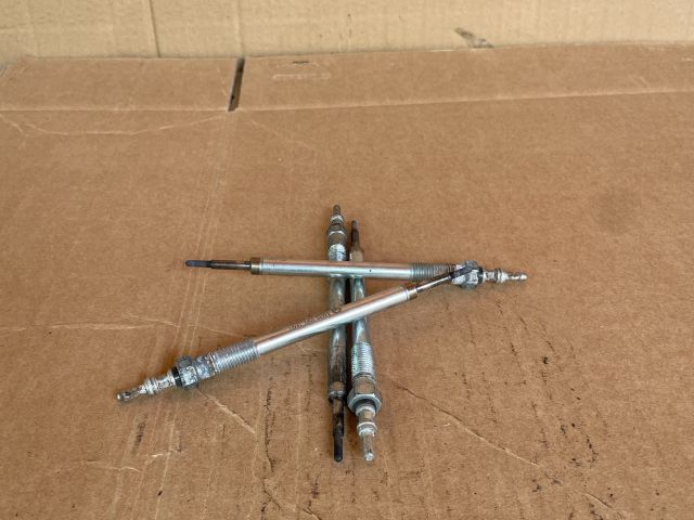 bontott MAZDA CX-5 Izzító/Gyújtó Gyertya