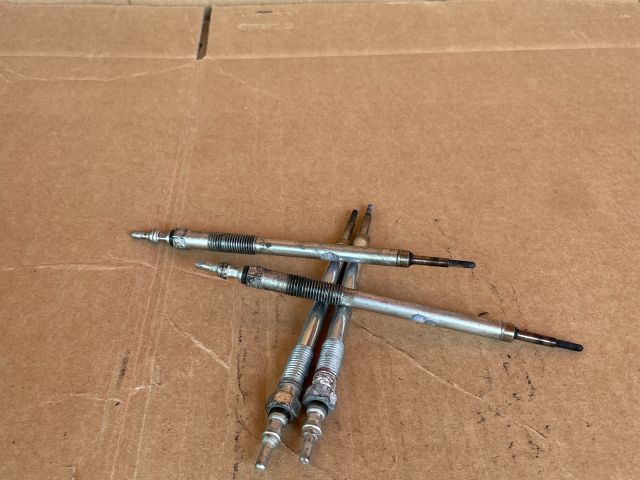 bontott MAZDA CX-5 Izzító/Gyújtó Gyertya