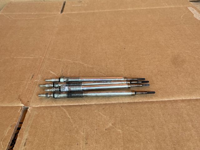 bontott MAZDA CX-5 Izzító/Gyújtó Gyertya