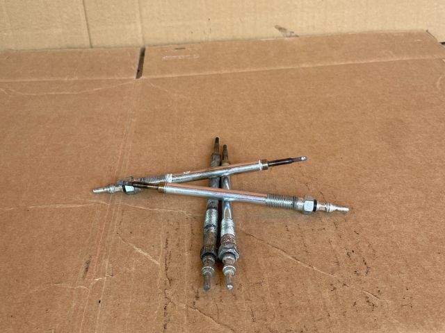 bontott MAZDA CX-5 Izzító/Gyújtó Gyertya