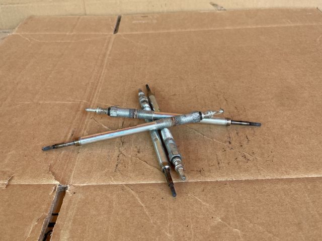 bontott MAZDA CX-5 Izzító/Gyújtó Gyertya