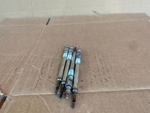 bontott MAZDA CX-5 Izzító/Gyújtó Gyertya