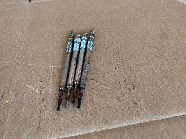 bontott MAZDA CX-5 Izzító/Gyújtó Gyertya