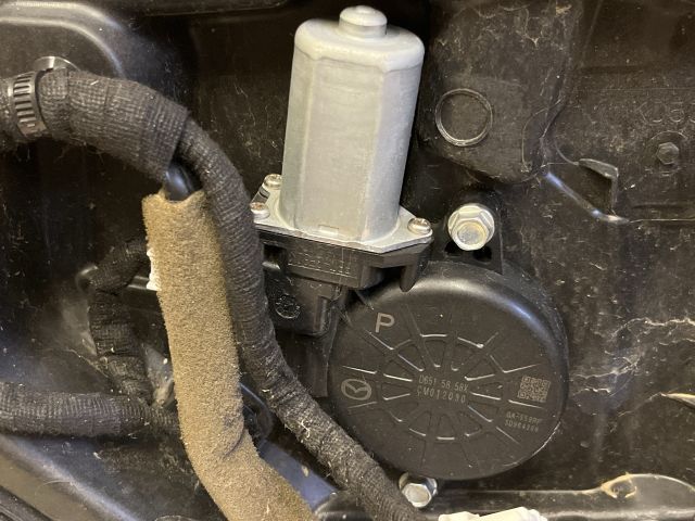 bontott MAZDA CX-5 Jobb első Ablakemelő Szerkezet (Elektromos)