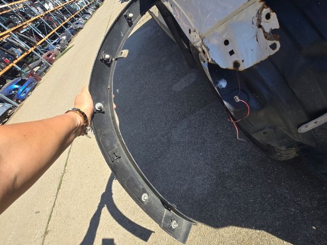 bontott MAZDA CX-5 Jobb első Sárvédő Díszléc