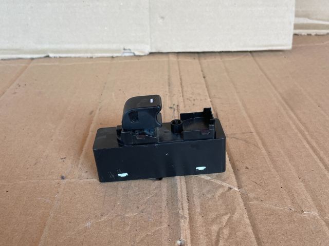 bontott MAZDA CX-5 Jobb hátsó Ablakemelő Kapcsoló