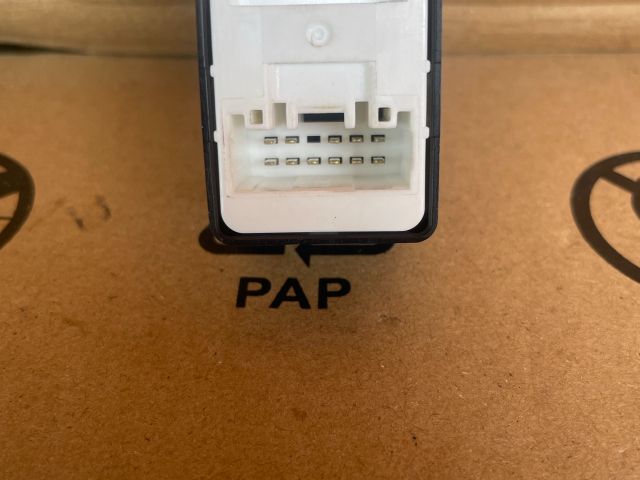 bontott MAZDA CX-5 Jobb hátsó Ablakemelő Kapcsoló