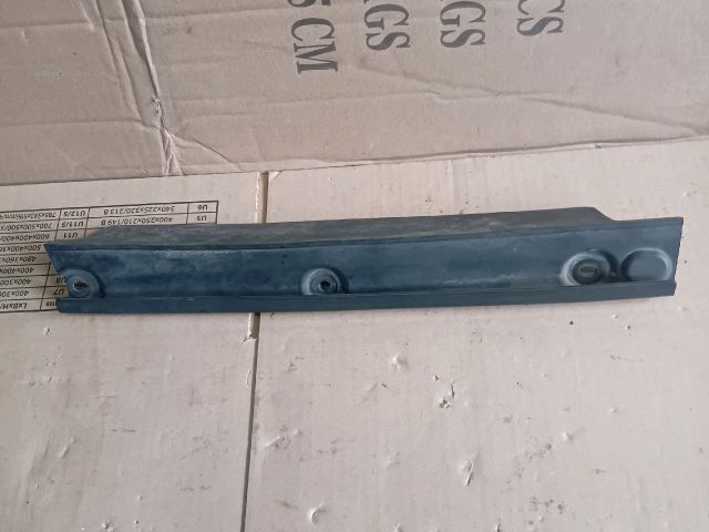 bontott MAZDA CX-5 Jobb Sárvédő Csavar Burkolat