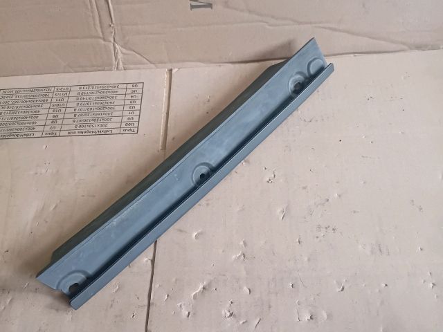 bontott MAZDA CX-5 Jobb Sárvédő Csavar Burkolat