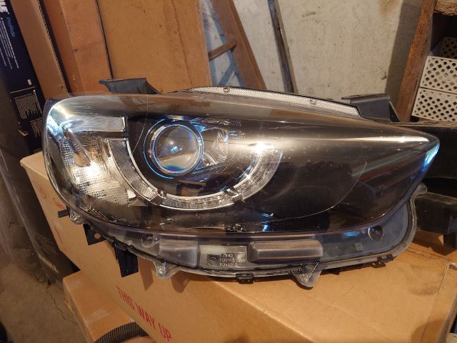 bontott MAZDA CX-5 Jobb Xenon Fényszóró