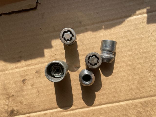 bontott MAZDA CX-5 Kerékőr Szett