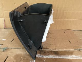 bontott MAZDA CX-5 Kesztyűtartó