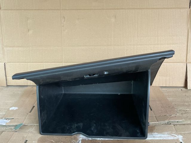 bontott MAZDA CX-5 Kesztyűtartó