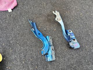 bontott MAZDA CX-5 Motorháztető Bal Zsanér