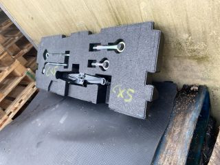 bontott MAZDA CX-5 Pótkerék Szerszámtartó