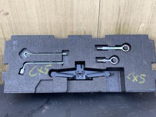 bontott MAZDA CX-5 Pótkerék Szerszámtartó