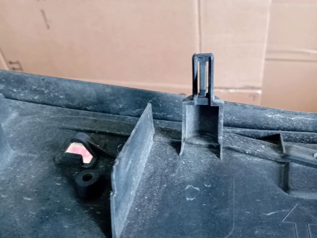 bontott MAZDA CX-5 Rendszámtábla Tartó