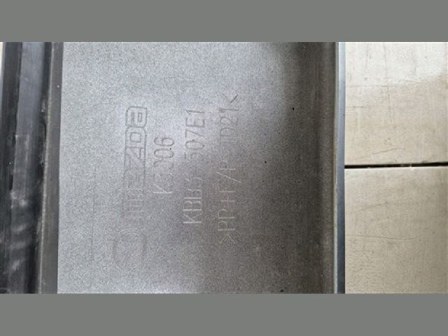 bontott MAZDA CX-60 Első Lökhárító Díszléc