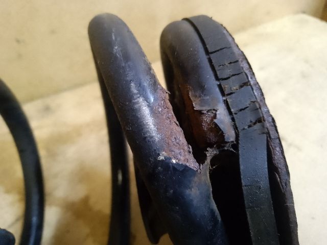 bontott MAZDA CX-7 Első Rugó