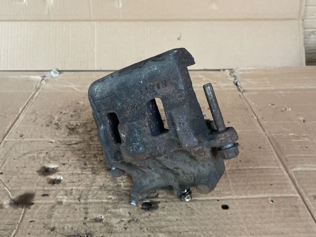 bontott MAZDA CX-7 Jobb első Féknyereg Munkahengerrel