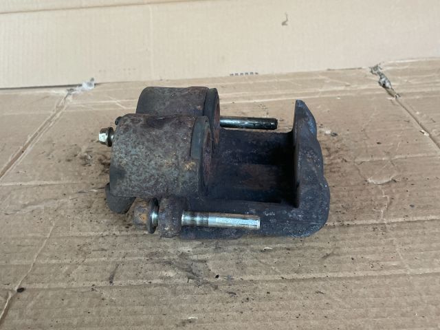 bontott MAZDA CX-7 Jobb első Féknyereg Munkahengerrel