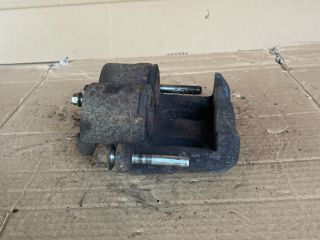 bontott MAZDA CX-7 Jobb első Féknyereg Munkahengerrel