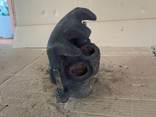 bontott MAZDA CX-7 Jobb első Féknyereg Munkahengerrel