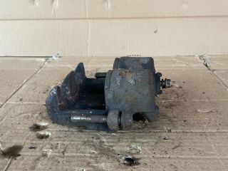 bontott MAZDA CX-7 Jobb első Féknyereg Munkahengerrel