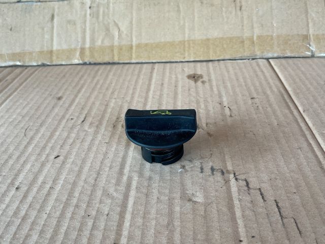 bontott MAZDA CX-7 Olajbeöntő Sapka