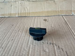 bontott MAZDA CX-7 Olajbeöntő Sapka