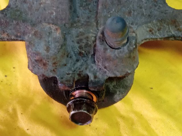 bontott MAZDA CX-7 Bal hátsó Féknyereg Munkahengerrel