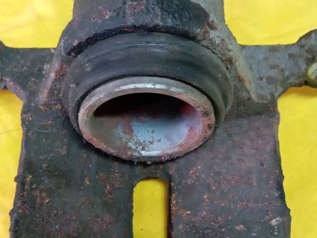 bontott MAZDA CX-7 Bal hátsó Féknyereg Munkahengerrel